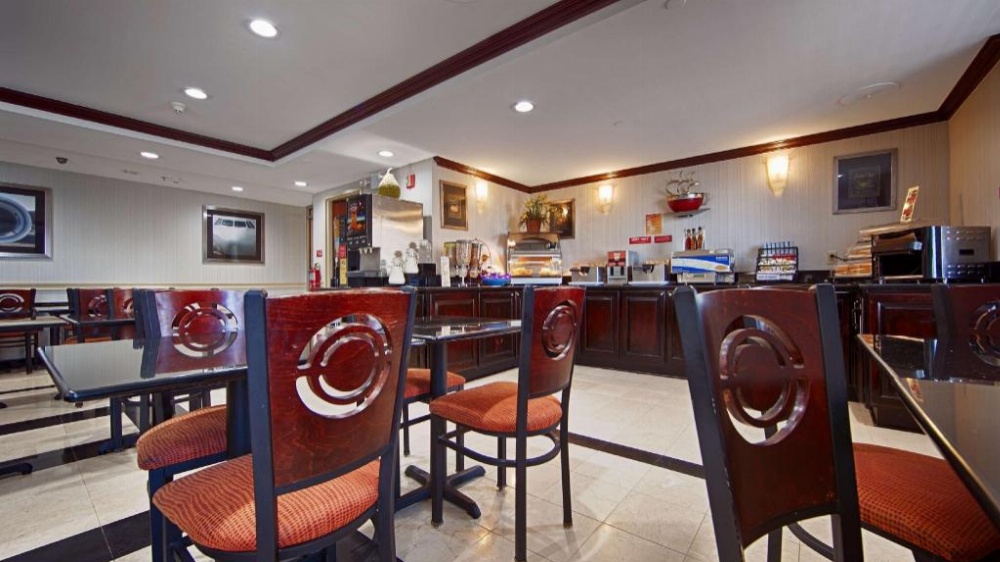 Best Western Kennedy Airport Image 33